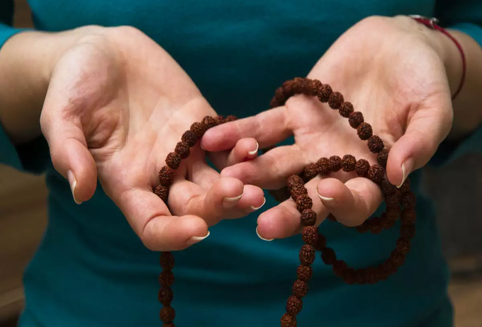 How To Wear Rudraksha