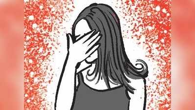 Gujarat News: गुजरात में दलित लड़की के साथ छेड़छाड़, पुलिस ने पीड़िता और उसके घरवालों पर ही कर दी FIR