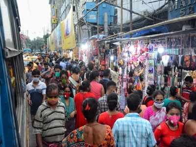 করোনা যেন চলে গিয়েছে, রবিবারের পুজো শপিংয়ের শহরজুড়ে জন-বিস্ফোরণ!