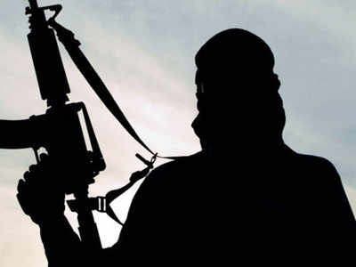 jammu-kashmir news: बढगाम में आतंकियों के 4 मददगार हथियारों समेत धरे गए