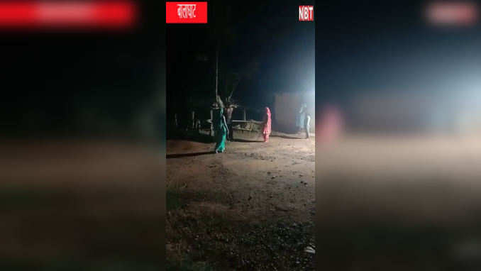 Balaghat: छेड़छाड़ करने वाले शराबी युवक की महिला ने खूंटे से बांधकर की पिटाई, देखें  Video