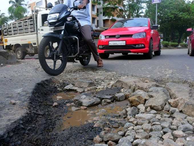 ​മണ്ണുത്തി-വടക്കഞ്ചേരി ദേശീയപാത: ദേശീയപാതകം!