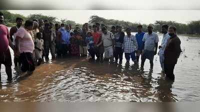 ವಿಜಯಪುರ: ಡೋಣಿ ನದಿ ನಡುಗಡ್ಡೆಯಲ್ಲಿ ಇಡೀ ರಾತ್ರಿ ಕಳೆದಿದ್ದ 5 ಮಕ್ಕಳು ಸೇರಿ 7 ಜನರ ರಕ್ಷಣೆ