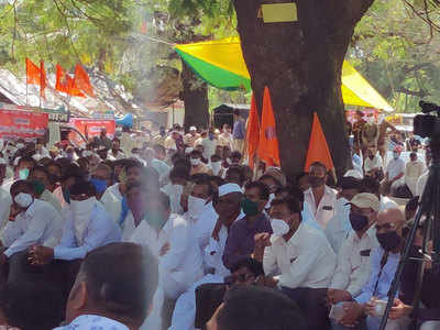 Indurikar Maharaj: मी येतोय म्हणत इंदुरीकर महाराज मराठा मोर्चात आले आणि...