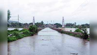 ನೆರೆ ಪರಿಹಾರ ಆದ್ಯತೆಯಾಗಲಿ, ಜನಪ್ರತಿನಿಧಿಗಳು ಜನರ ಜೊತೆಗಿರಬೇಕು