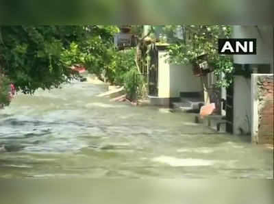 Hyderabad: बारिश थमी पर तबाही के निशान छोड़ गई, देखें बाढ़ जैसे हालात