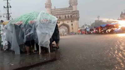 हैदराबादमध्ये १०० वर्षांत असा पाऊस पडला नाही, CM नी केली ही मोठी घोषणा
