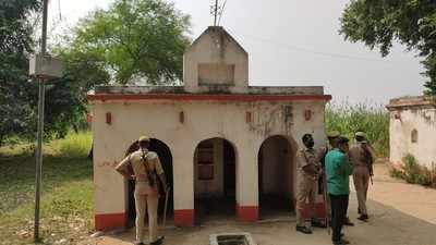 मीरजापुर में संदिग्ध परीस्थितियों में मिला मंदिर की देखरेख करने वाले शख्स का शव, जांच में जुटी पुलिस