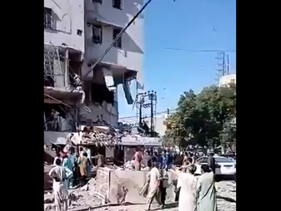 पाकिस्‍तान के कराची शहर में भीषण विस्‍फोट, तीन की मौत, 15 लोग घायल