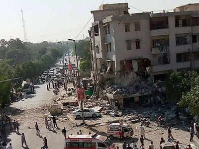 Karachi blast पाकिस्तान: कराची विद्यापीठाजवळ स्फोट; तीन ठार, १५ जखमी