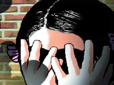 पनवेल: ११ वर्षीय मुलीवर शेजारील अल्पवयीन मुलाने केले अत्याचार