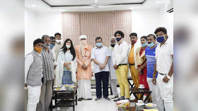 बौद्ध बने दलितों ने केजरीवाल से की मुलाकात, AAP नेता संजय सिंह ने CM योगी संग मायावती को भी घेरा