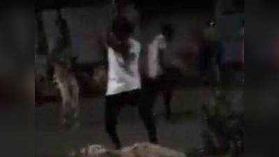 Gujarat: पोलिसाला बेदम मारहाण; व्हिडिओ व्हायरल