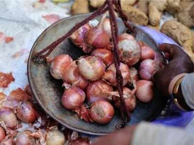 விண்ணை முட்டும் வெங்காயம் விலை... கதறும் பெங்களூரு வாசிகள்!