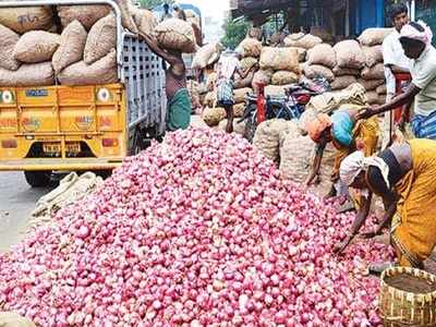 சென்னை: பொதுமக்களுக்கு இலவச வெங்காயம்..! வியாபாரிகள் சங்கம் செய்தது ஏன்?