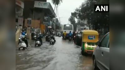 ಬೆಂಗಳೂರಿನಲ್ಲಿ ಭಾರೀ ಮಳೆ..! ನದಿಗಳಂತಾದ ರಸ್ತೆಗಳು, ವಾಹನ ಸವಾರರ ಪರದಾಟ..!