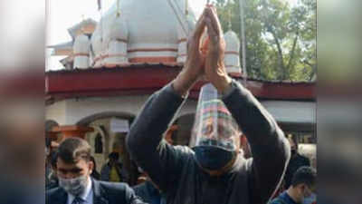 महानवमी पर दुर्गा नाग मंदिर पहुंचे फारूक अब्दुल्ला, कश्मीरी पंडितों की घर वापसी के लिए की प्रार्थना