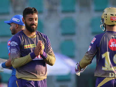 IPL 2020: सीजन में 5 विकेट लेने वाले पहले गेंदबाज बने केकेआर के वरुण चक्रवर्ती, दिल्ली के खिलाफ जीत में बने हीरो