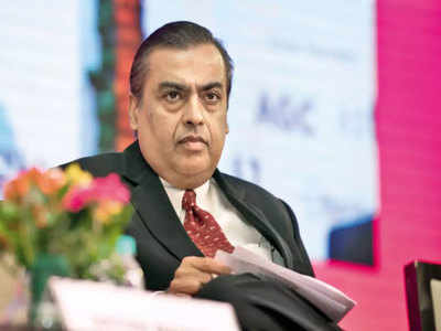 Reliance Future Deal on hold अॅमेझाॅनचा अंबानींना झटका; फ्युचर रिटेलचा खरेदी व्यवहार तूर्त स्थगित