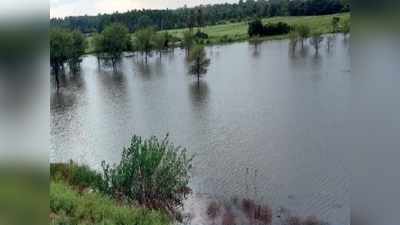 ಹೊಲ ಮುಳುಗಿಸಿದ ರೈಲ್ವೆ ಹಳಿ: ಬೀದಿಗೆ ಬೀಳುವ ಆತಂಕದಲ್ಲಿ ಮಾಗಡಿ ರೈತ ಕುಟುಂಬ!