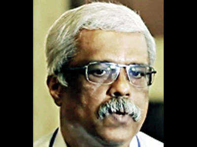 Gold Smuggling Case: केरल सीएम के खास पूर्व प्रमुख सचिव एम शिवशंकर को ED ने हिरासत में लिया