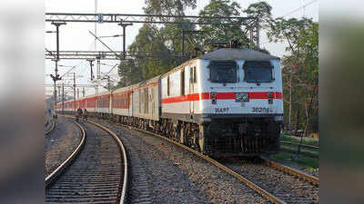 Toilets In Trains Indian History असे लागले भारतीय रेल्वेच्या प्रत्येक डब्यात शौचालय; वाचा, रंजक कथा