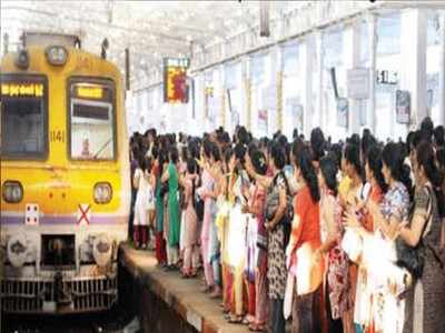 Mumbai Local Train: लोकल प्रवासासाठी खासगी कर्मचाऱ्यांना आणखी वाट पाहावी लागणार