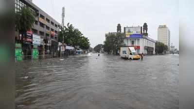 ஒருநாள் மழைக்கே அதிர்ந்துபோன மாநகராட்சி...அவசரகால உதவி எண்களை அறிவித்தது!