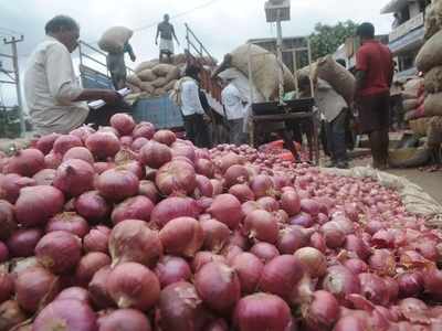 வெங்காயம் எப்போது விலை குறையும், தொடரும் கண்ணீர் போராட்டம்!