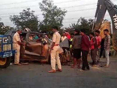 झारखंड में बड़ा हादसा: कार की ट्रक से टक्कर में 5 लोगों की मौत, एक ही परिवार के थे सभी सदस्य