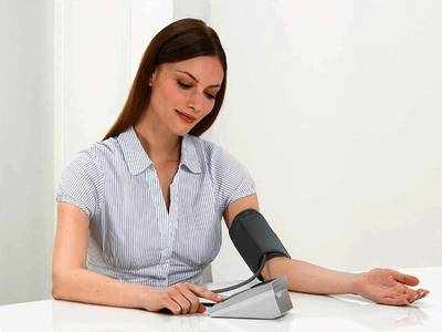 Blood Pressure : घर बैठे आसानी से चेक करें  ब्लड प्रेशर, हैवी डिस्काउंट पर खरीदें यह Blood Pressure Checking Machine