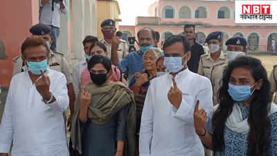 Bihar Voting : लालू की बहू ऐश्वर्या ने पिता के साथ किया मतदान, RJD पर बोला तीखा हमला