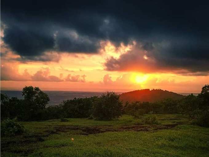 പുതിയ കുന്ന് എന്ന തുളുവാക്കാണ് പൊസഡിഗുംബെ