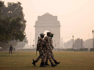 Delhi on Alert: धार्मिक स्थलों, विदेशी दूतावास और बड़े होटलों पर आतंकी हमले का खतरा
