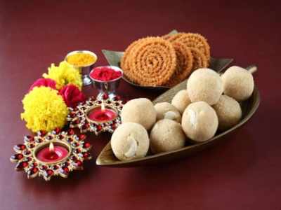 Diwali 2020 Recipe मटरी, मालपुवा आणि मुरुक्कू