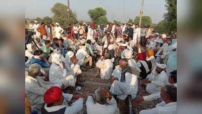 Gurjar aandolan update : 80 गांवों के गुर्जर पंच -पटेलों ने कहा- कर्नल रेलवे ट्रैक खाली करो , CM गहलोत का किया शुक्रिया अदा