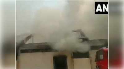 Ghaziabad News: डासना की फैक्ट्री में लगी आग, लाखों का माल जलकर स्वाहा