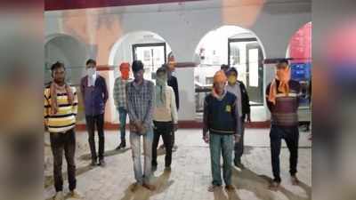 Sultanpur: नशा हुआ काफूर... जब चुस्कियों के बीच पहुंची खाकी, गिरफ्तार कर ले आई थाने