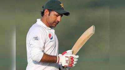 पाकिस्तानी पूर्व कप्तान सरफराज अहमद ने किया अनुचित भाषा का उपयोग, लगा भारी-भरकम जुर्माना