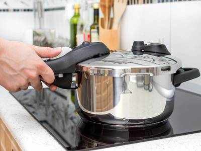 Pressure Cooker On Amazon : इस फेस्टीवल सीजन अपने किचन में लाएं नया, चमचमाता Pressure Cooker, हैवी डिस्काउंट का फायदा उठाएं