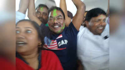 Jharkhand Up Chunav Result: दुमका में जेएमएम-बेरमो में कांग्रेस ने मारी बाजी, बीजेपी के हाथ रहे खाली