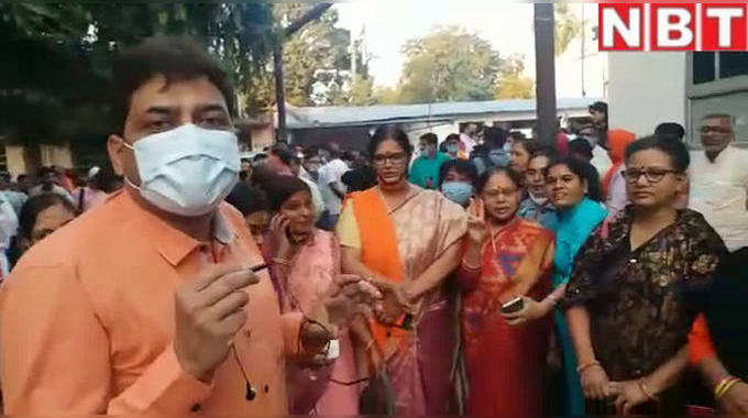 Bihar Chunav : जीत से पहले ही बीजेपी महिला मोर्चा ने मनाया जश्न, देखें वीडियो...