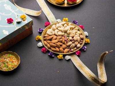 Diwali Gift On Amazon : इस दीपावली अपनों को तोहफे में भेजें ये Dry Fruits, Festival Sale में मिल रही है भारी छूट