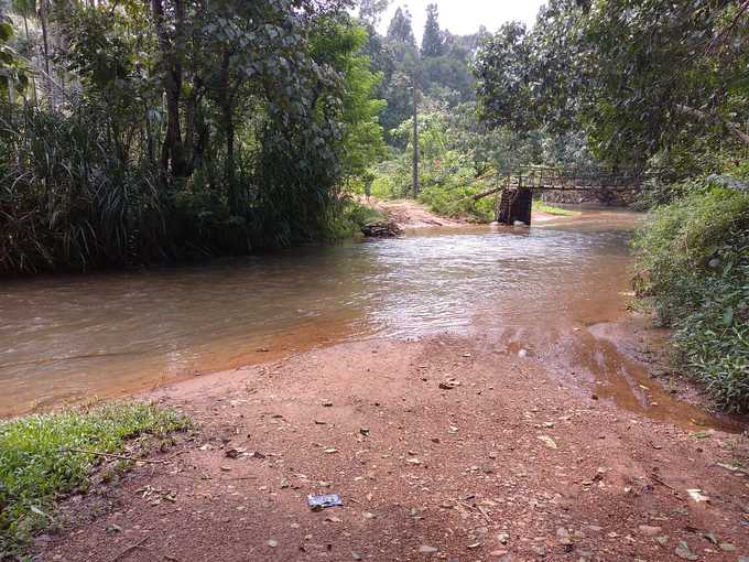 ಸೇತುವೆ ಇಲ್ಲ..