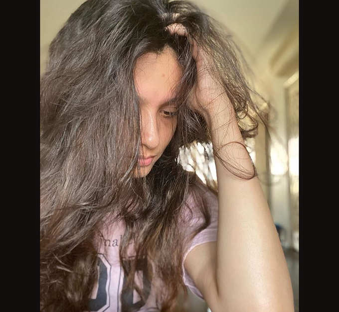 Ankita Lokhande hairstyle