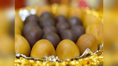 Diwali Sweets Recipes: লাড্ডু থেকে মালাই চমচম, বাড়িতে বানানো মিষ্টিতেই এবার জমুক উৎসব