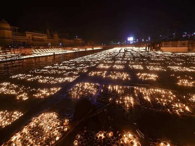 अयोध्या में पहली दीपावली में 5.51 लाख दीपों को जलाकर बनाया विश्व रेकॉर्ड
