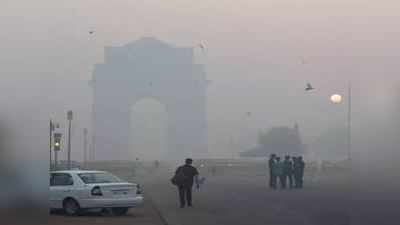 दिल्ली पर धुंध का साया, कल बारिश की 70% संभावना, प्रदूषण से मिल सकती है राहत
