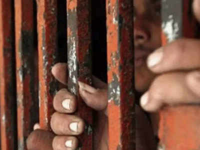 केरल की जेल के कैदी बना रहे चप्पल, मार्केट में कीमत होगी सिर्फ 80 रुपये