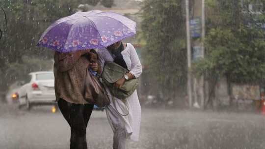 Chennai Rains: இரண்டு நாள்களுக்கு கனமழை எச்சரிக்கை: வானிலை ஆய்வு மையம்!